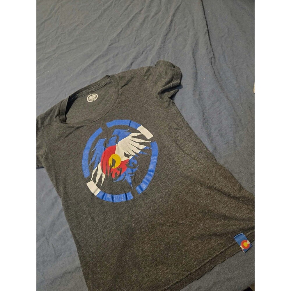 Never Summer Colorado Women's Graphic Crew Neck Short Sleeve T-Shirt Gray L